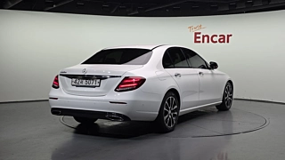 MERCEDES BENZ E-CLASS W213 2017