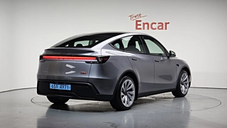 TESLA MODEL Y 2025