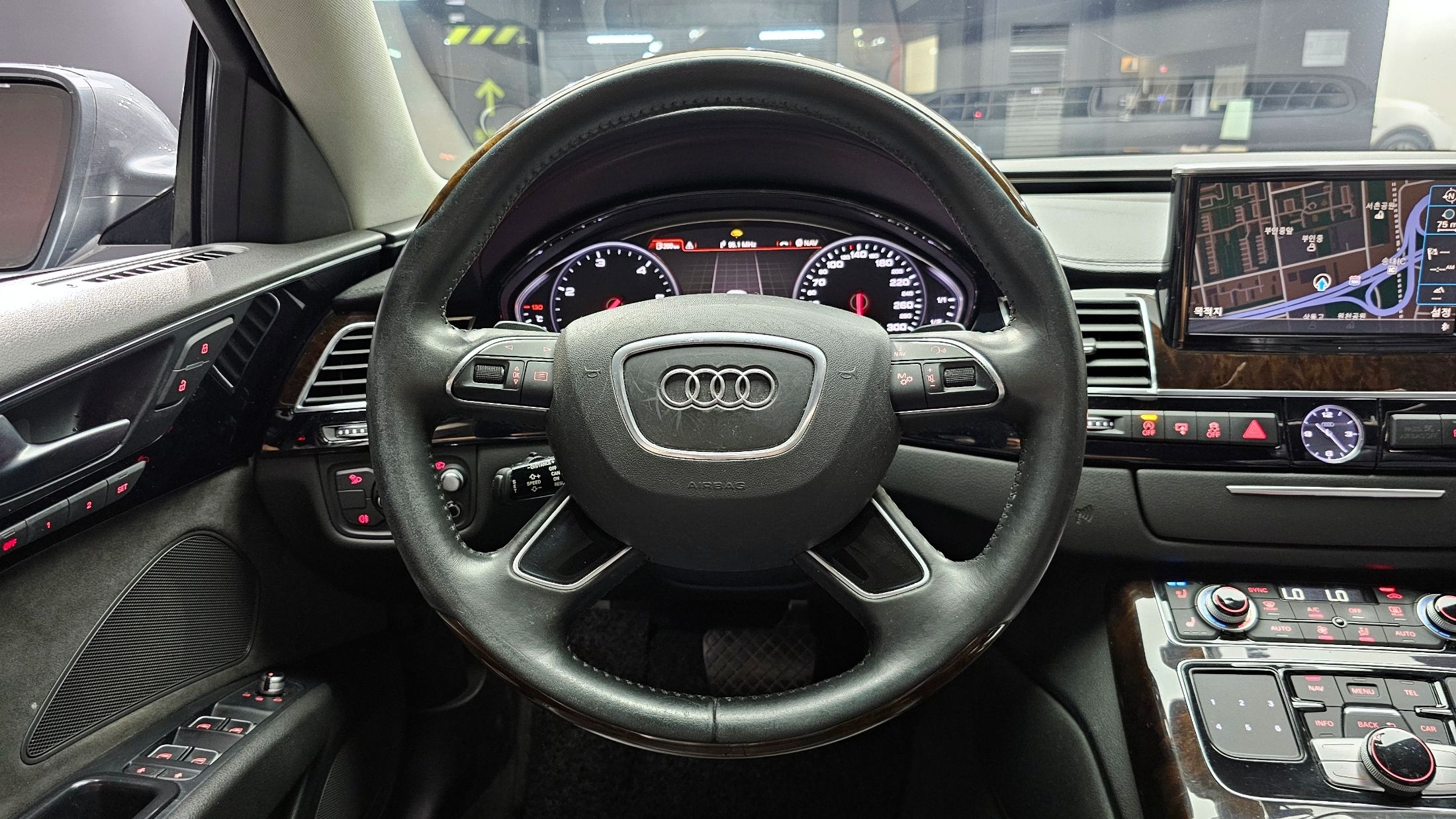 AUDI A8 2014