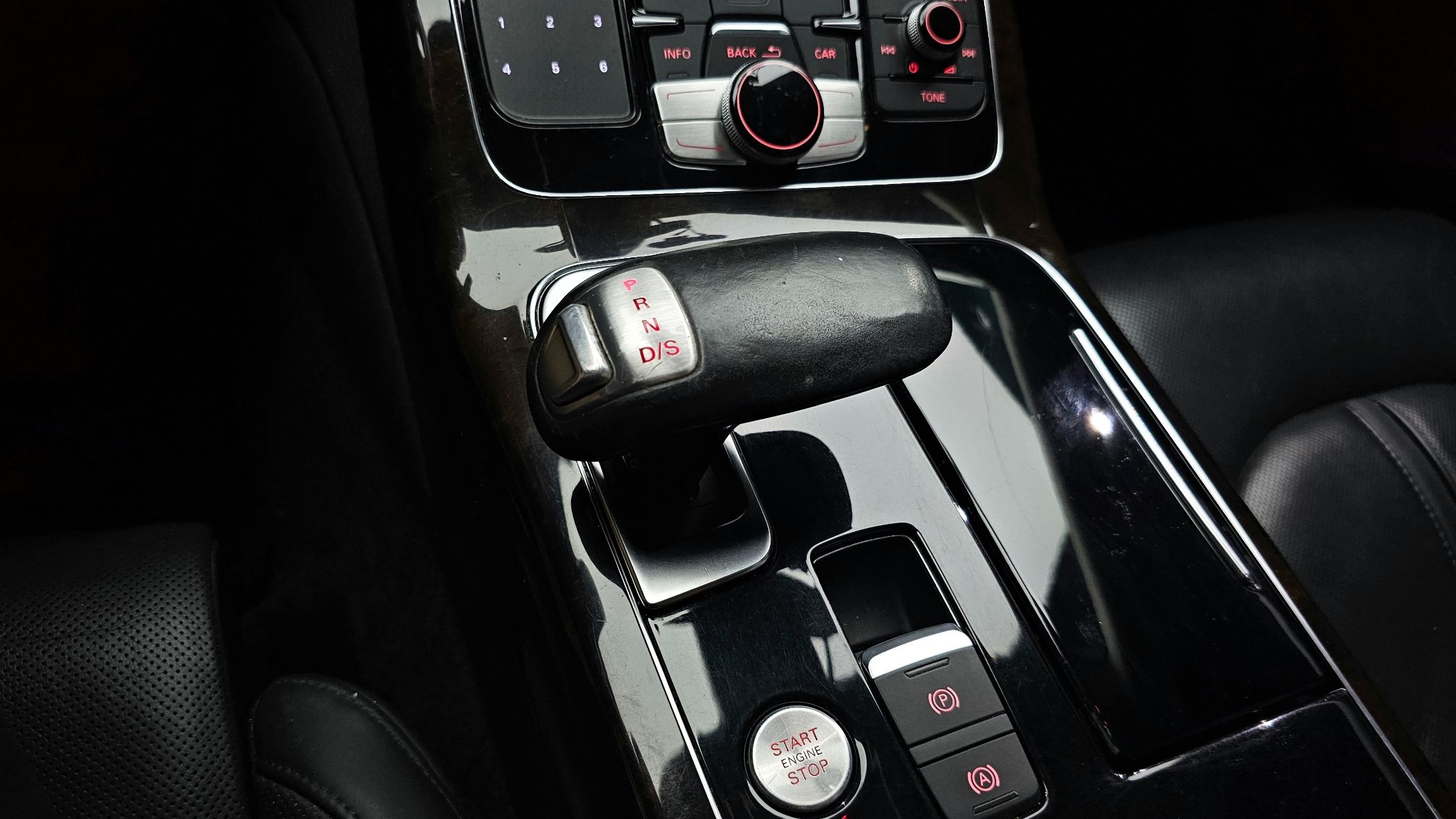 AUDI A8 2014