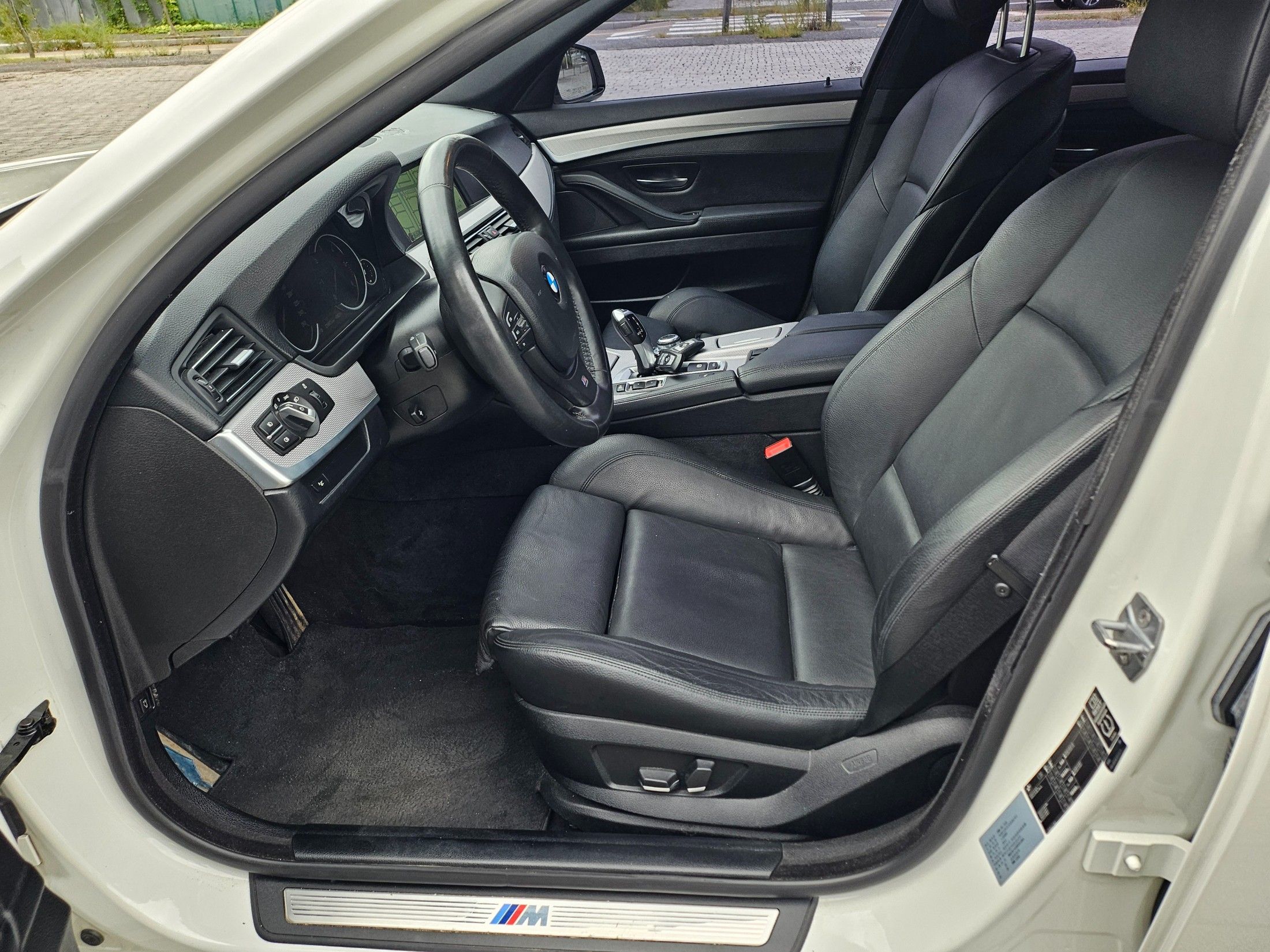 BMW 5-SERIES F10 2013