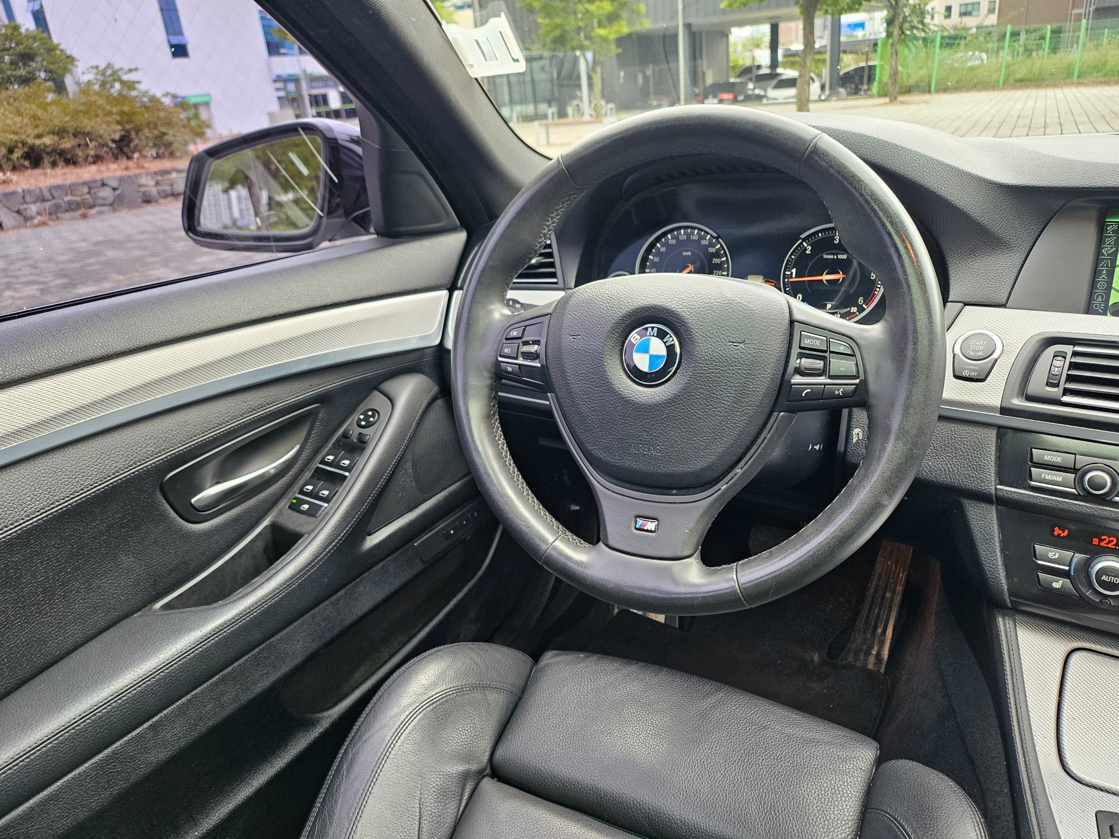 BMW 5-SERIES F10 2013