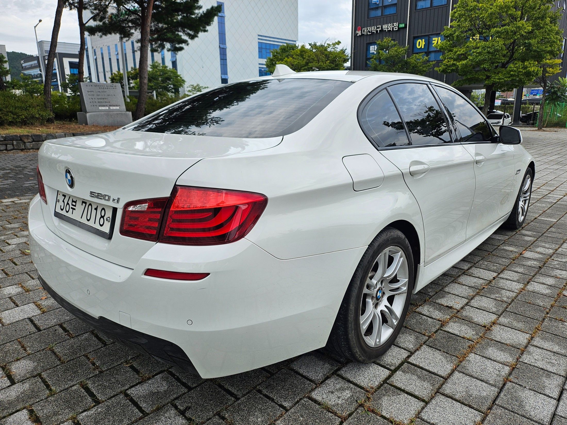BMW 5-SERIES F10 2013
