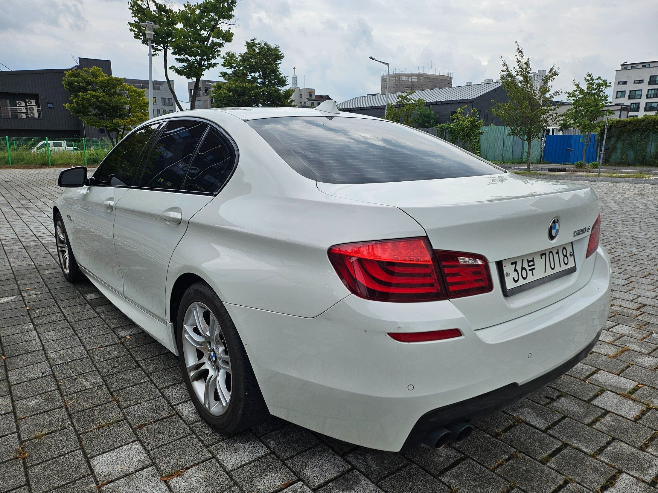 BMW 5-SERIES F10 2013