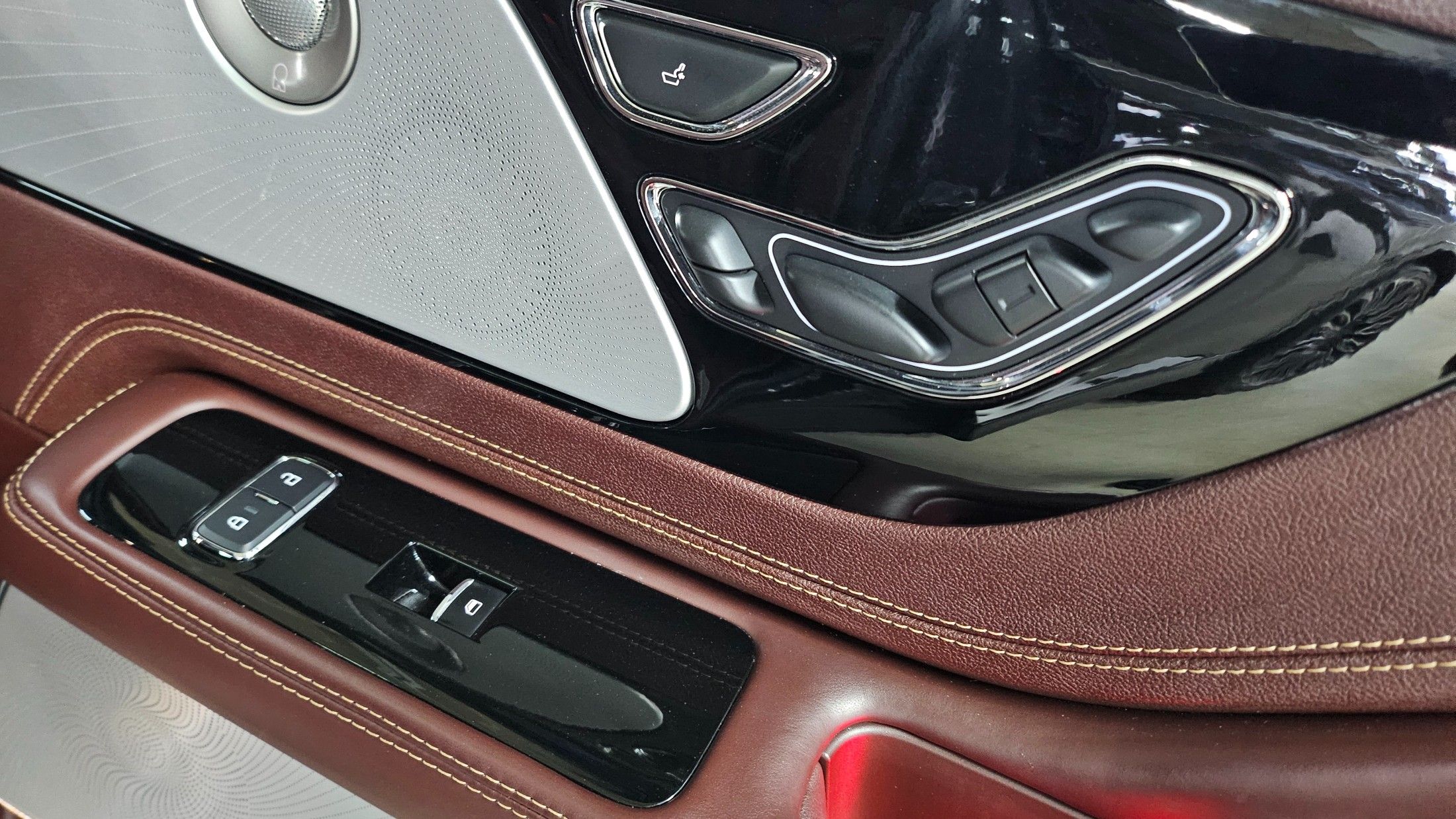 LINCOLN AVIATOR 2023