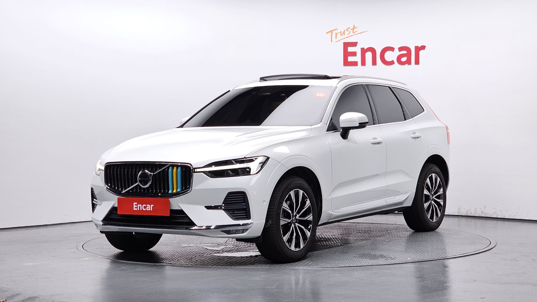 VOLVO XC60 2022