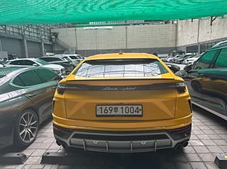LAMBORGHINI URUS 2020