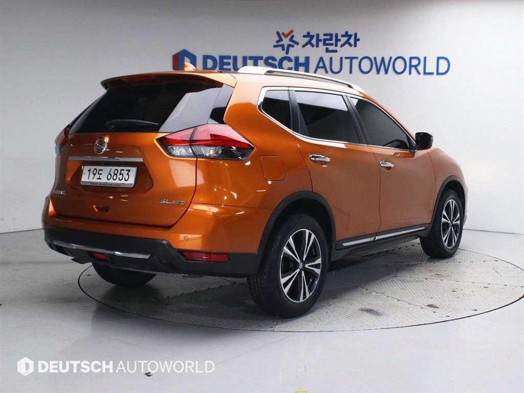 NISSAN X-TRAIL 2018