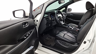 NISSAN LEAF ZE1 2019