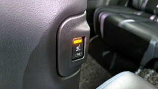 NISSAN LEAF ZE1 2019