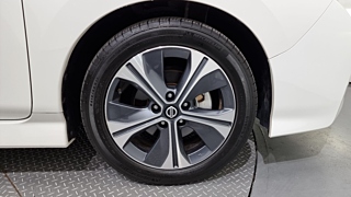 NISSAN LEAF ZE1 2019