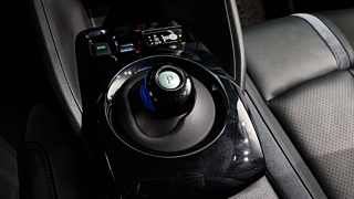 NISSAN LEAF ZE1 2019