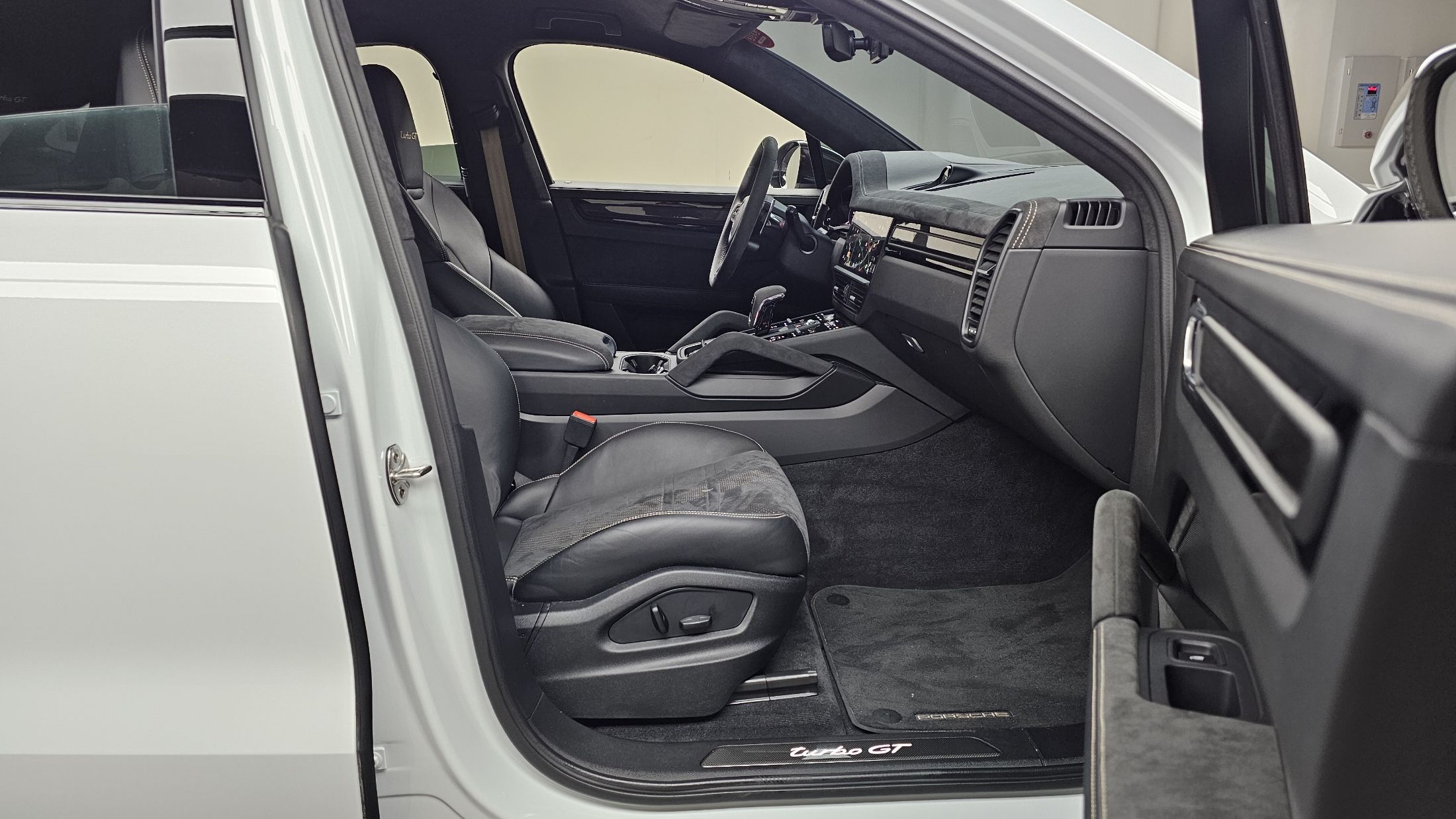 PORSCHE CAYENNE PO536