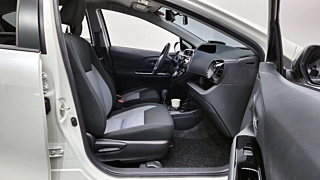 TOYOTA PRIUS C 2020