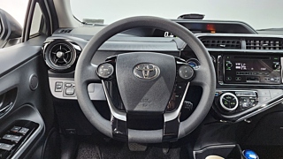 TOYOTA PRIUS C 2020