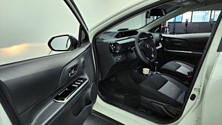 TOYOTA PRIUS C 2020