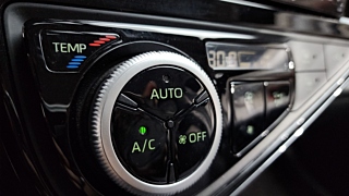 TOYOTA PRIUS C 2020