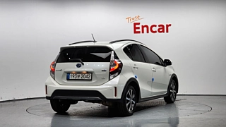 TOYOTA PRIUS C 2020
