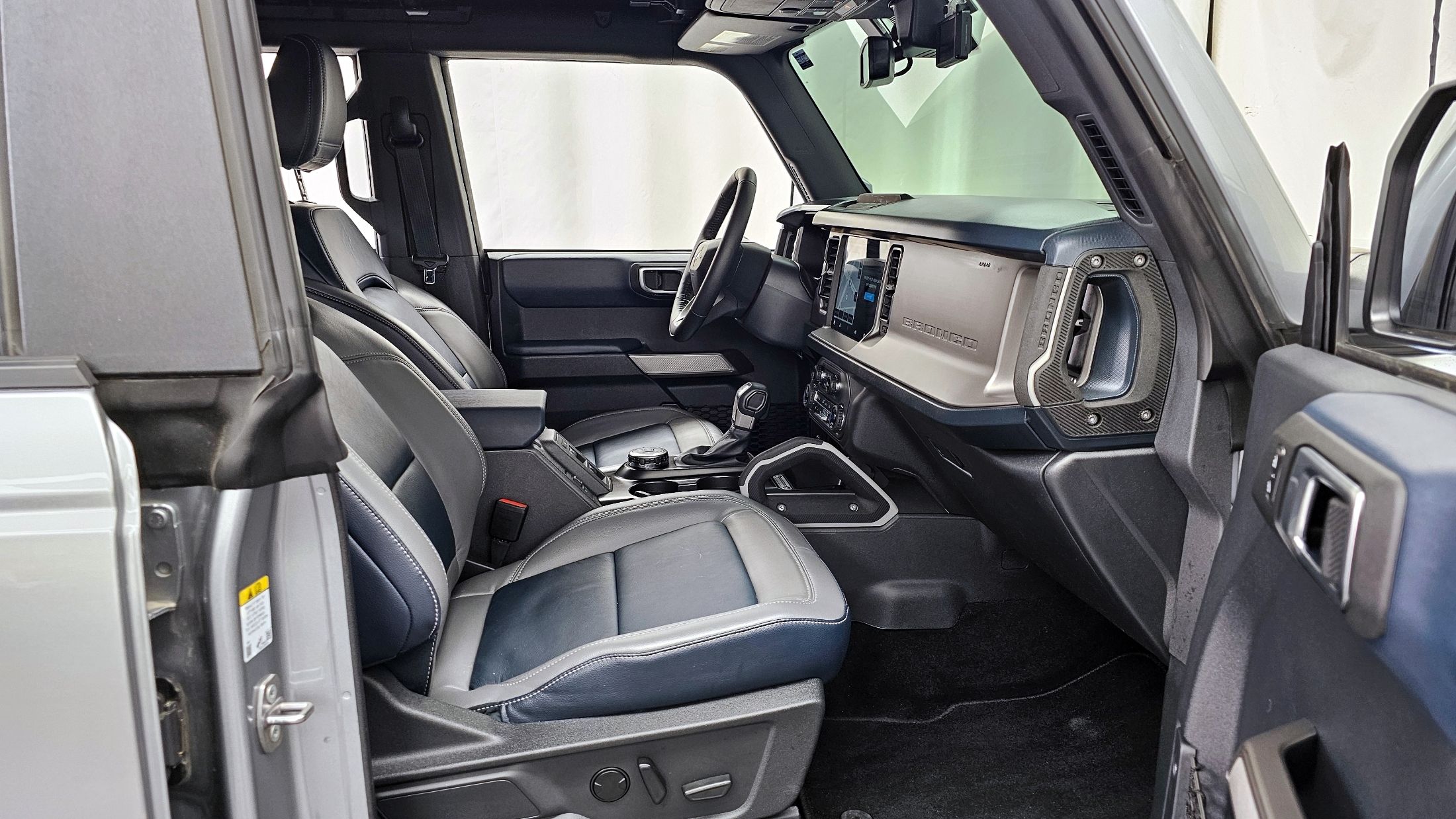 FORD BRONCO