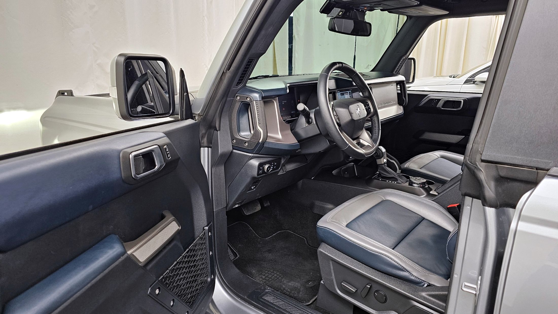 FORD BRONCO