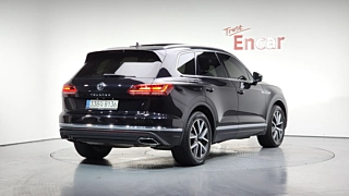 VOLKSWAGEN TOUAREG 2021