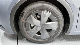 TOYOTA PRIUS 2024