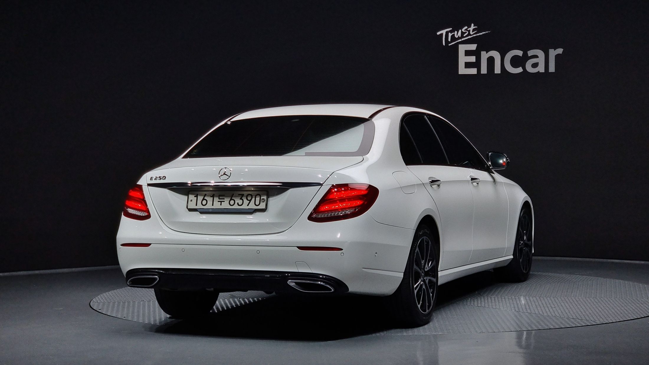 MERCEDES BENZ E-CLASS W213 2020