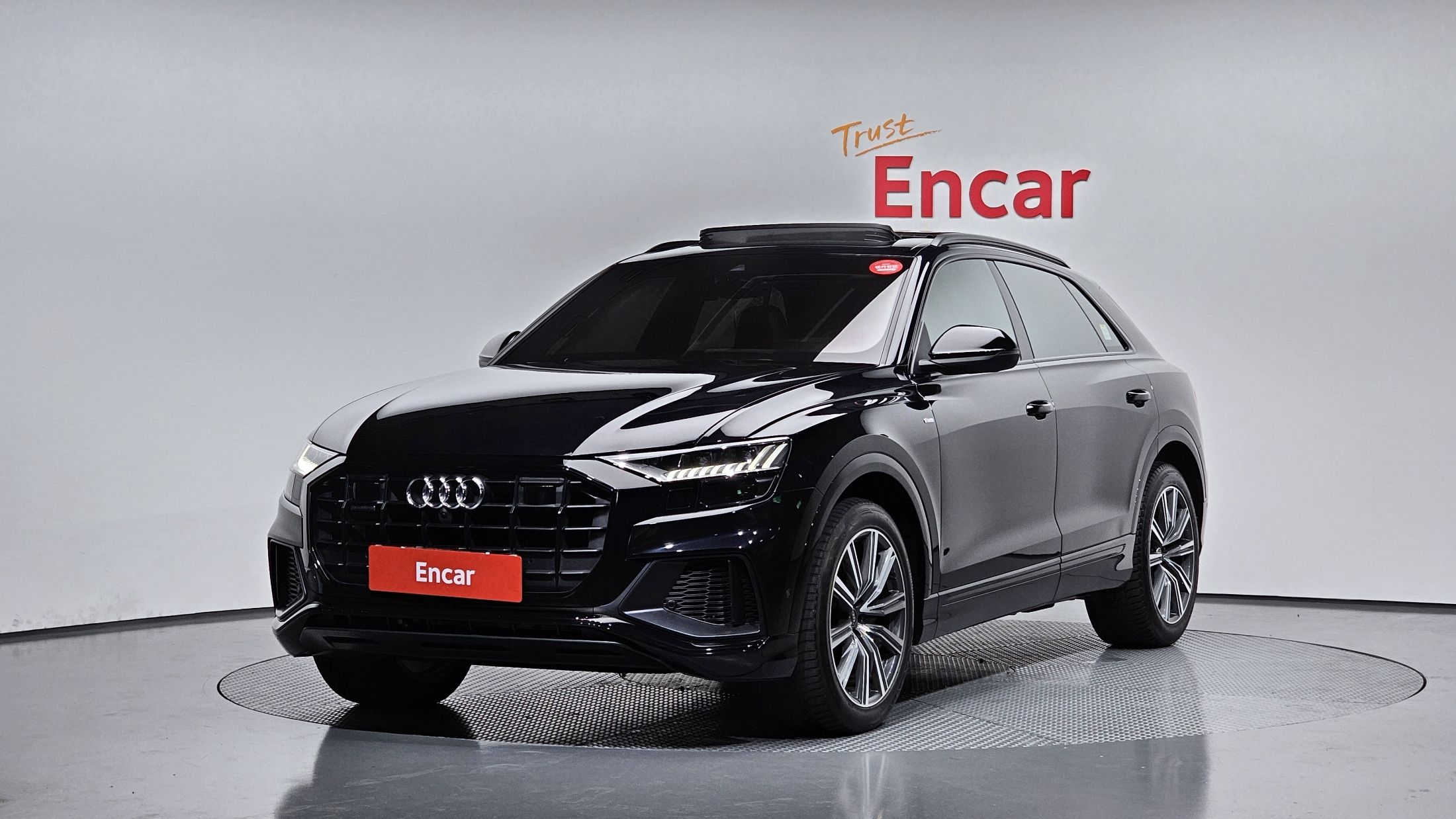 AUDI Q8 4M