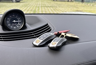 PORSCHE TAYCAN 2021