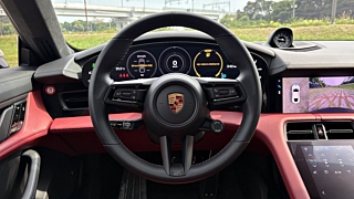 PORSCHE TAYCAN 2021