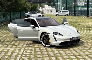 PORSCHE TAYCAN 2021