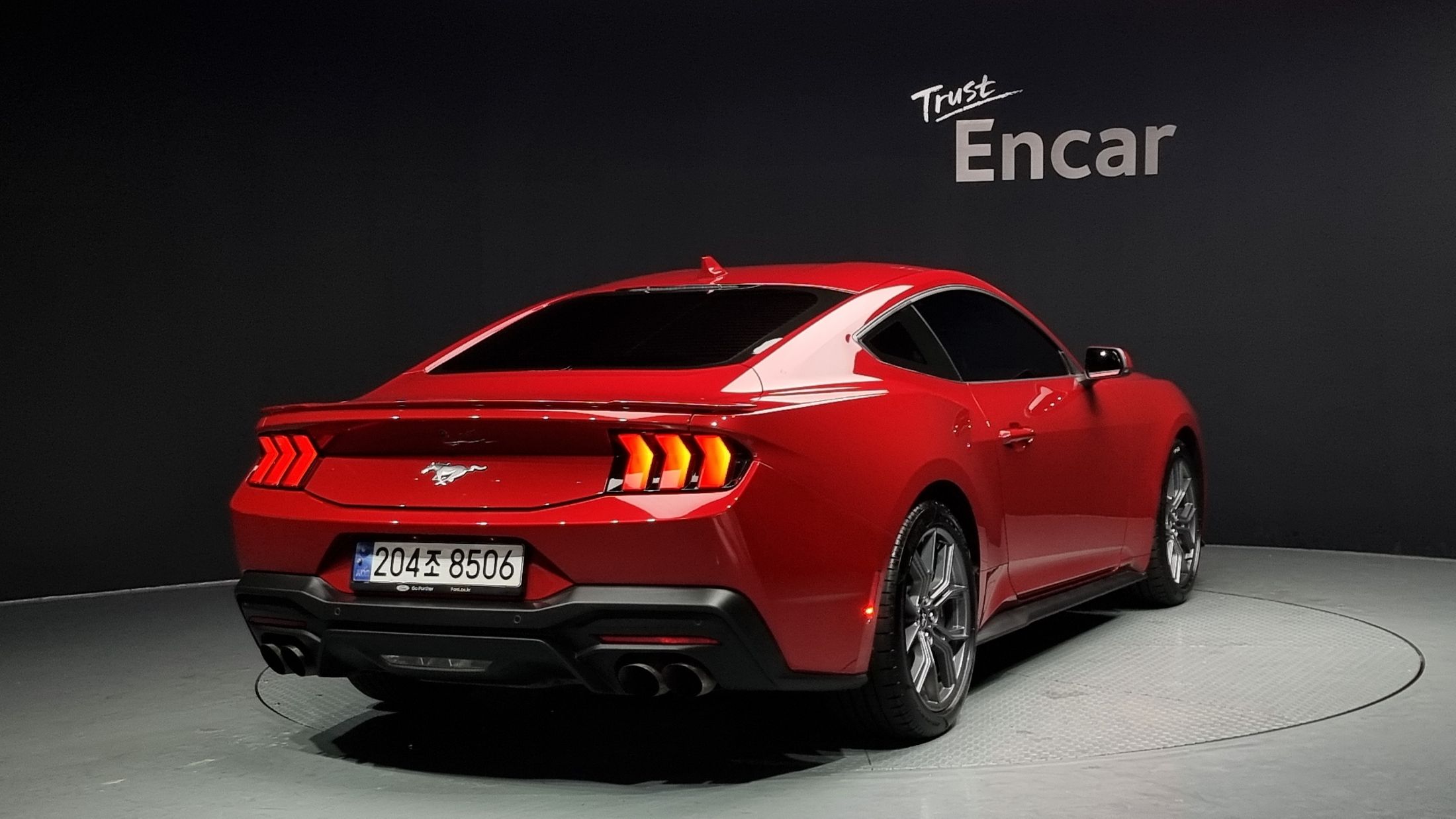 FORD MUSTANG