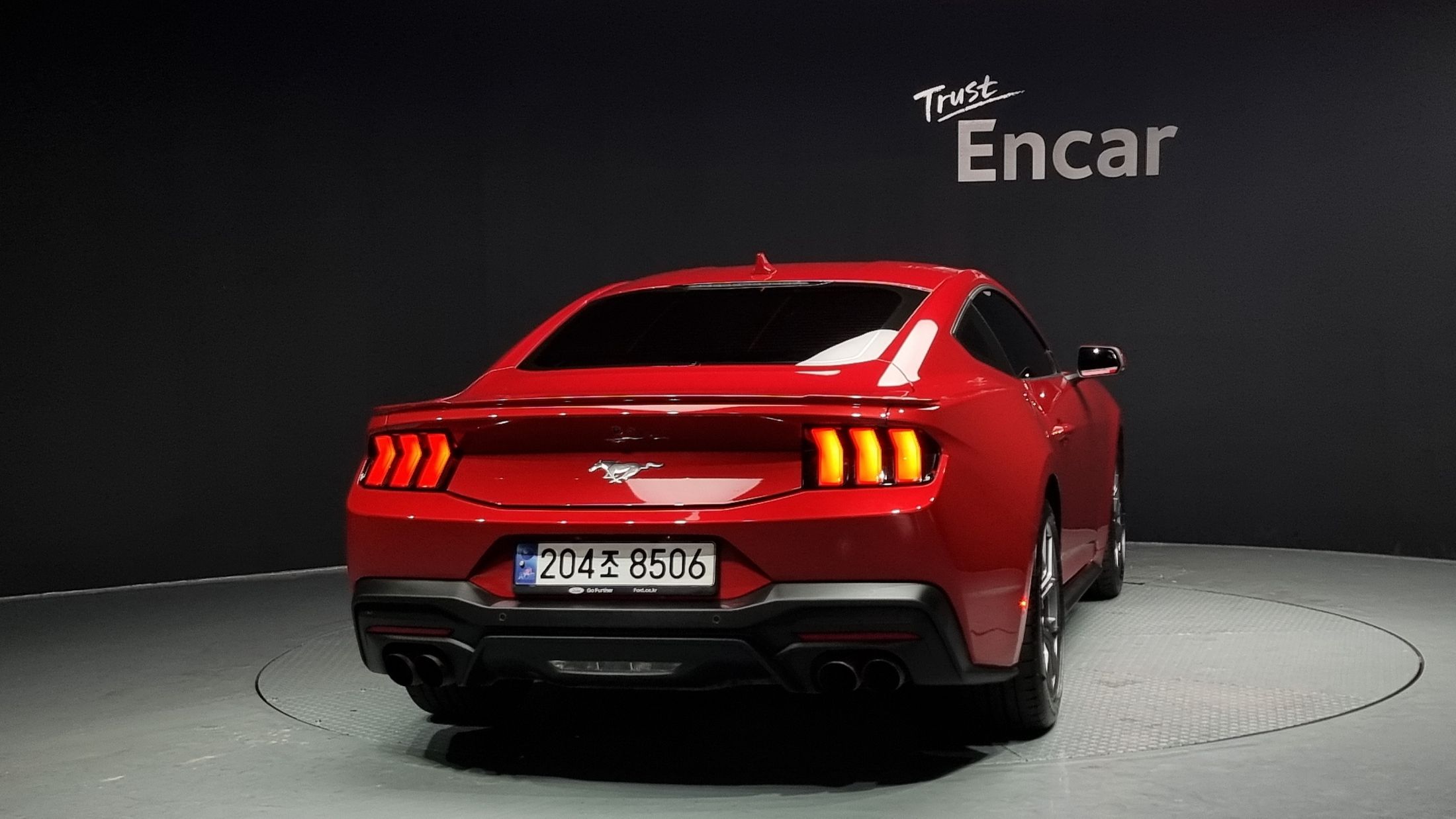 FORD MUSTANG