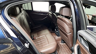 BMW 5-SERIES G30 2019