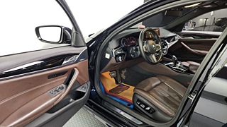 BMW 5-SERIES G30 2019