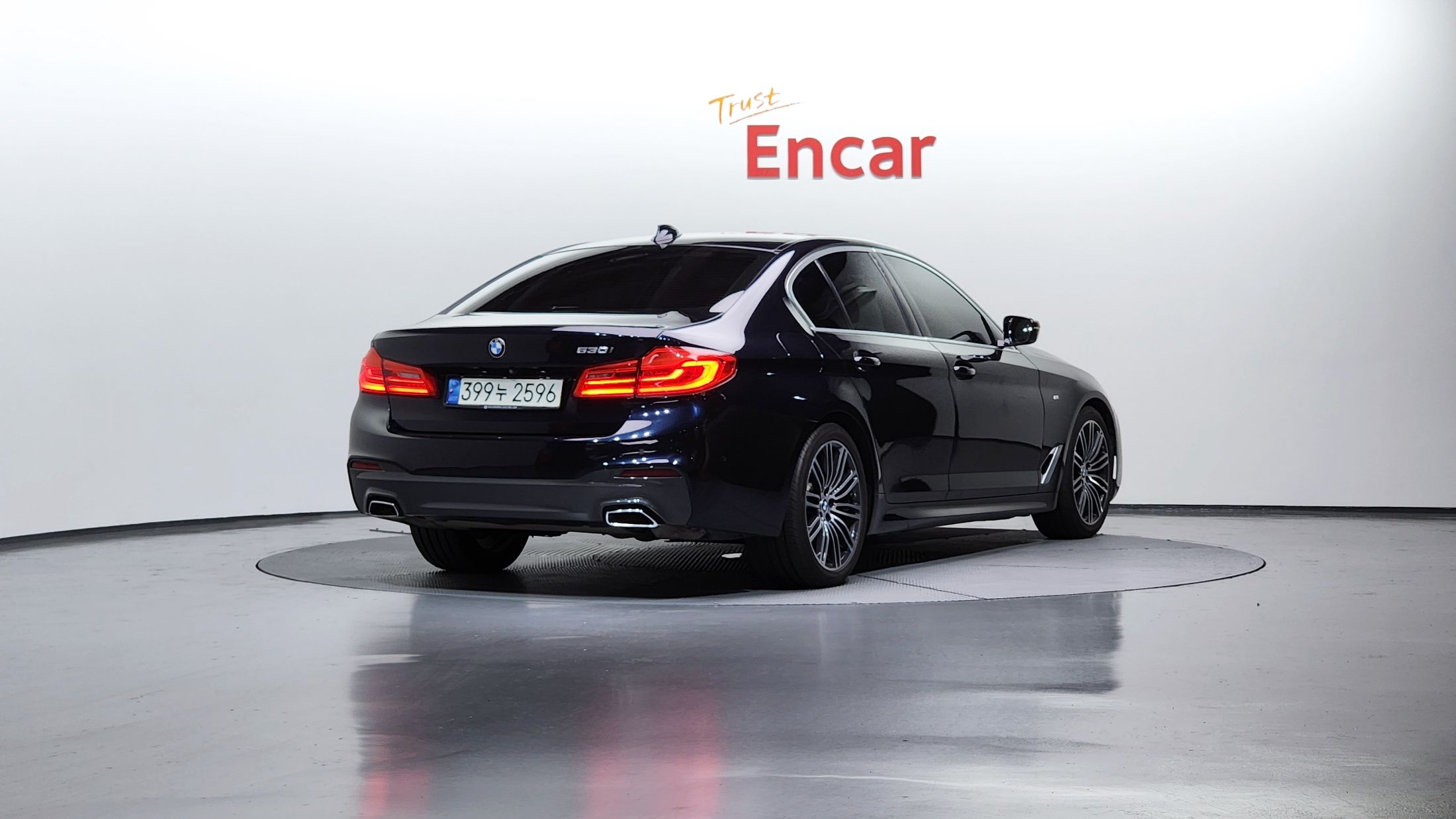 BMW 5-SERIES G30 2019