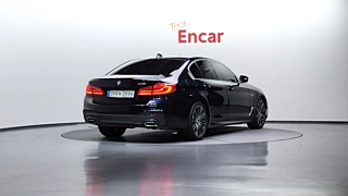 BMW 5-SERIES G30 2019