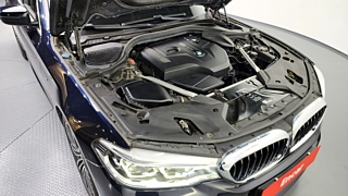 BMW 5-SERIES G30 2019