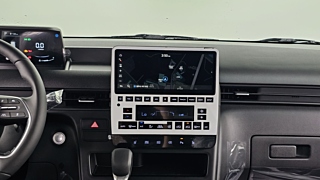 HYUNDAI STARIA 2025