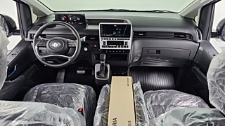 HYUNDAI STARIA 2025