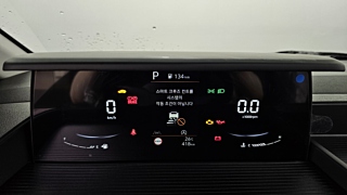 HYUNDAI STARIA 2025