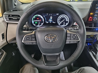 TOYOTA SIENNA  4 GENERATION 2.5 Hybrid 2WD 2024