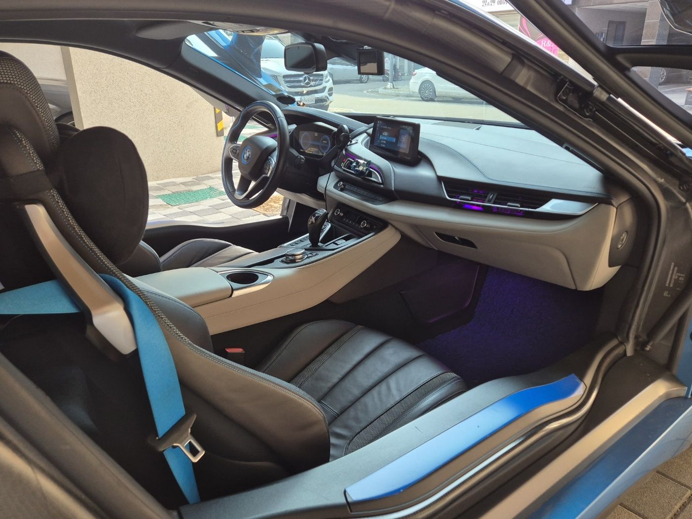 BMW I8 2016
