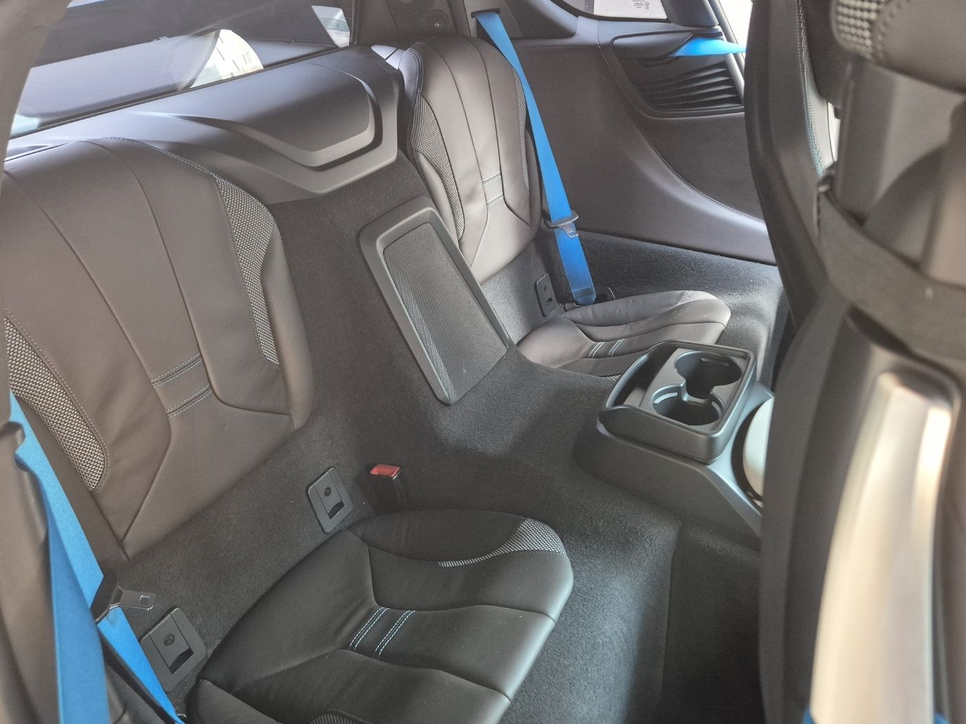 BMW I8 2016