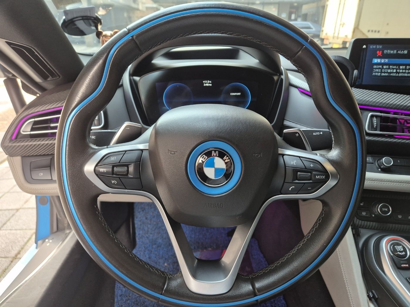 BMW I8 2016