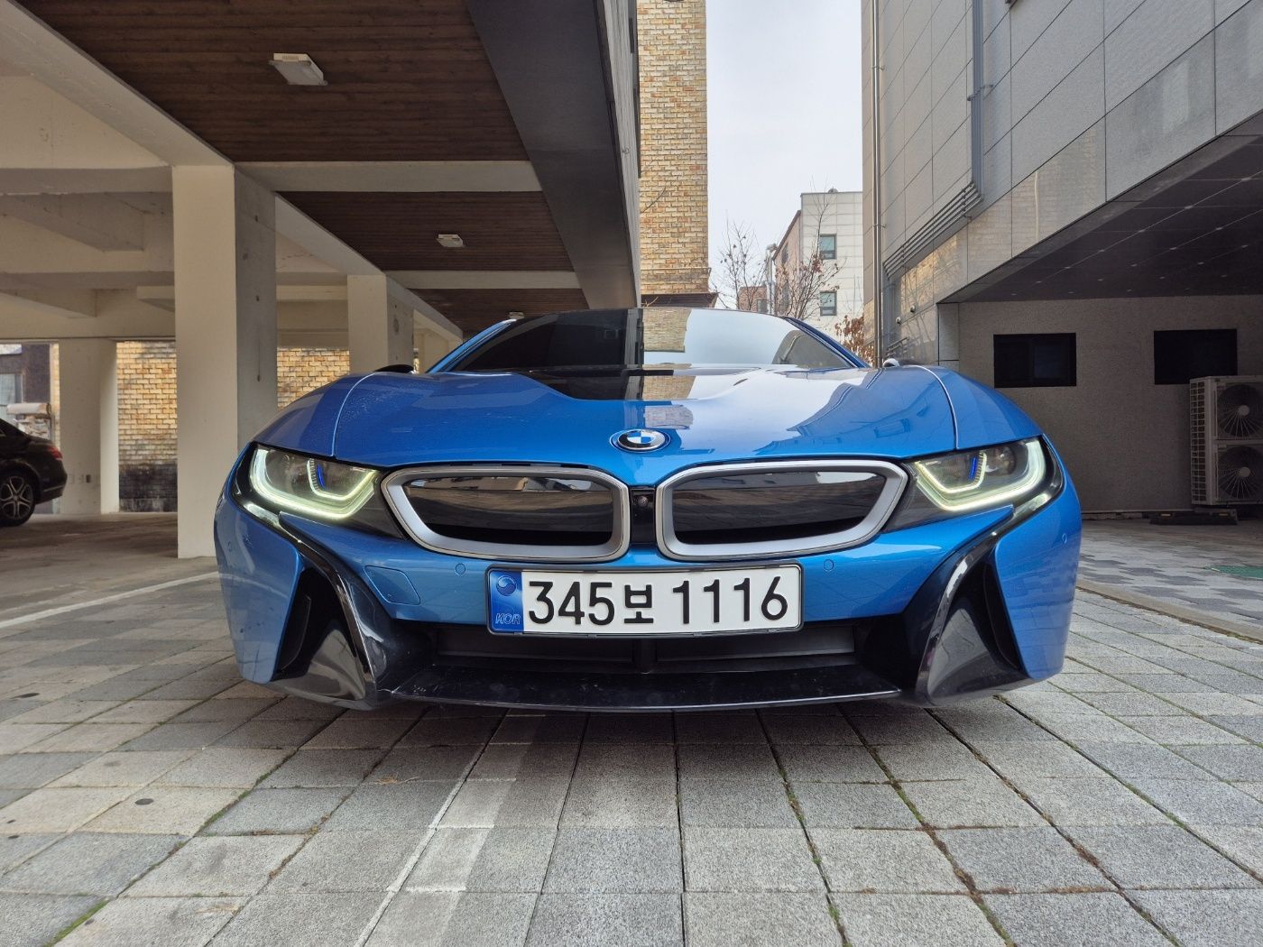 BMW I8 2016