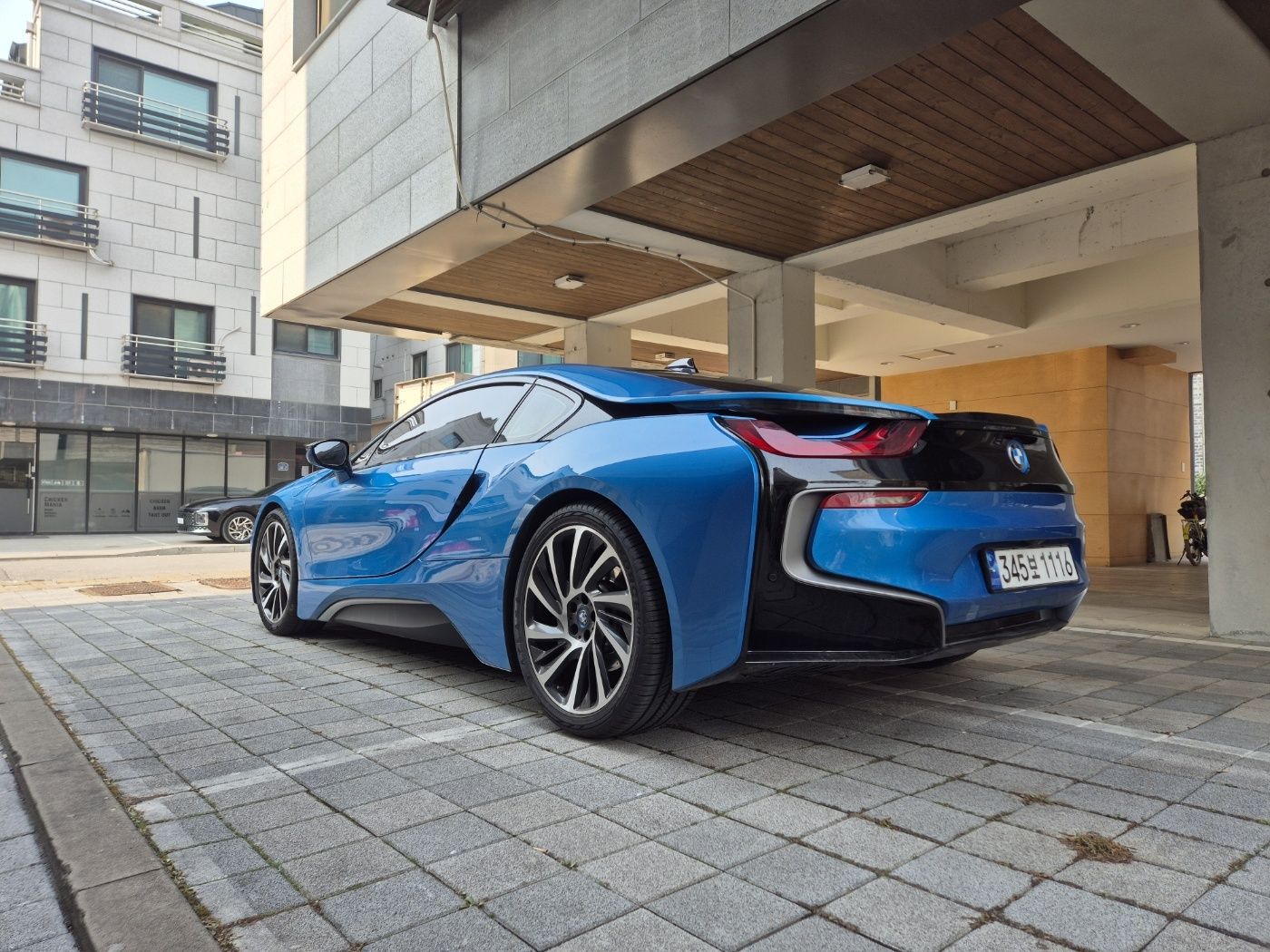 BMW I8 2016