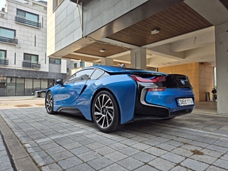 BMW I8 2016