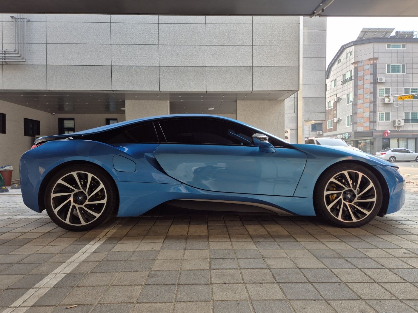 BMW I8 2016