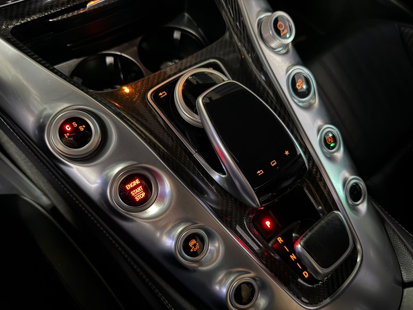 MERCEDES BENZ AMG GT 2016